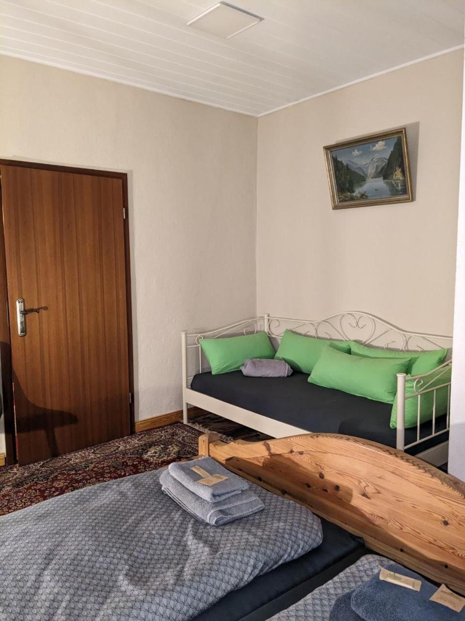 Gasthaus "Zum Goldenen Ross" Uhlstädt Kültér fotó